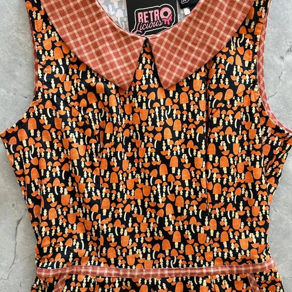 Retrolicious Mushroom Collard Dress